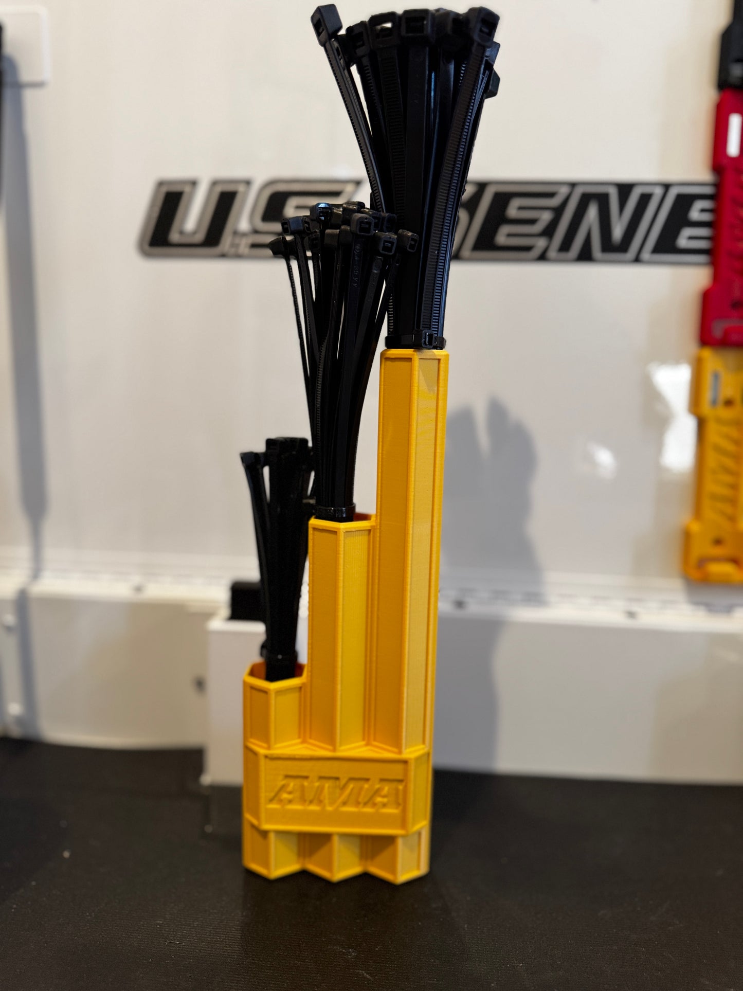 AMA Magnetic Zip Tie Organizer