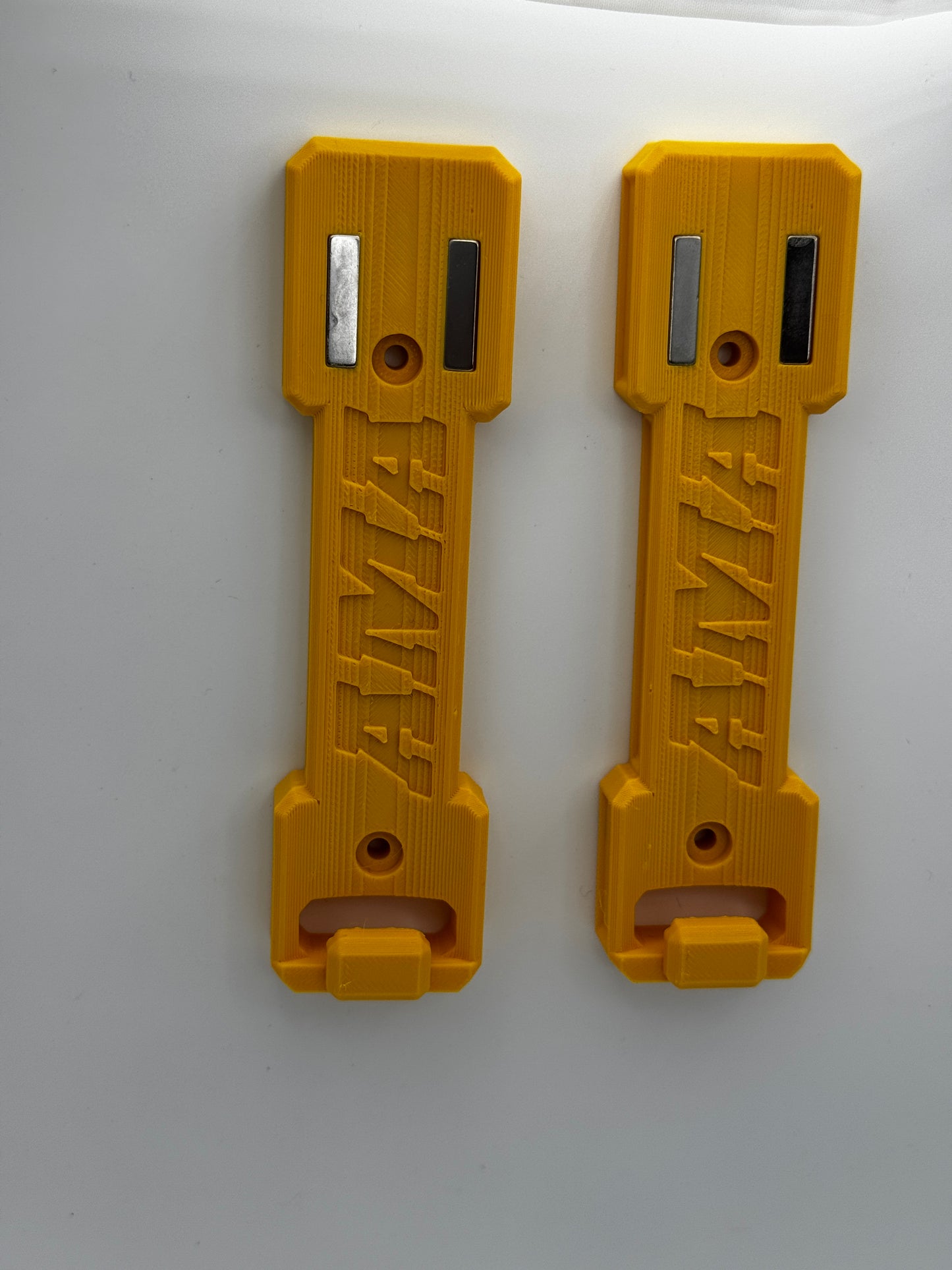 AMA Magnetic Aerosol Can Holder 2Pk