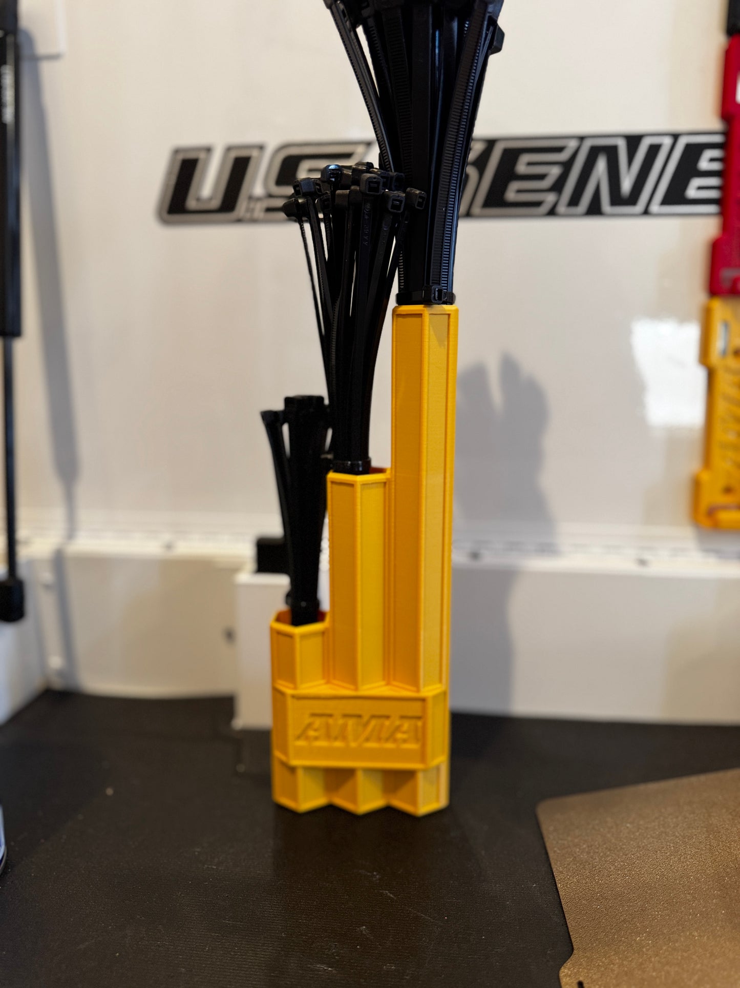 AMA Magnetic Zip Tie Organizer