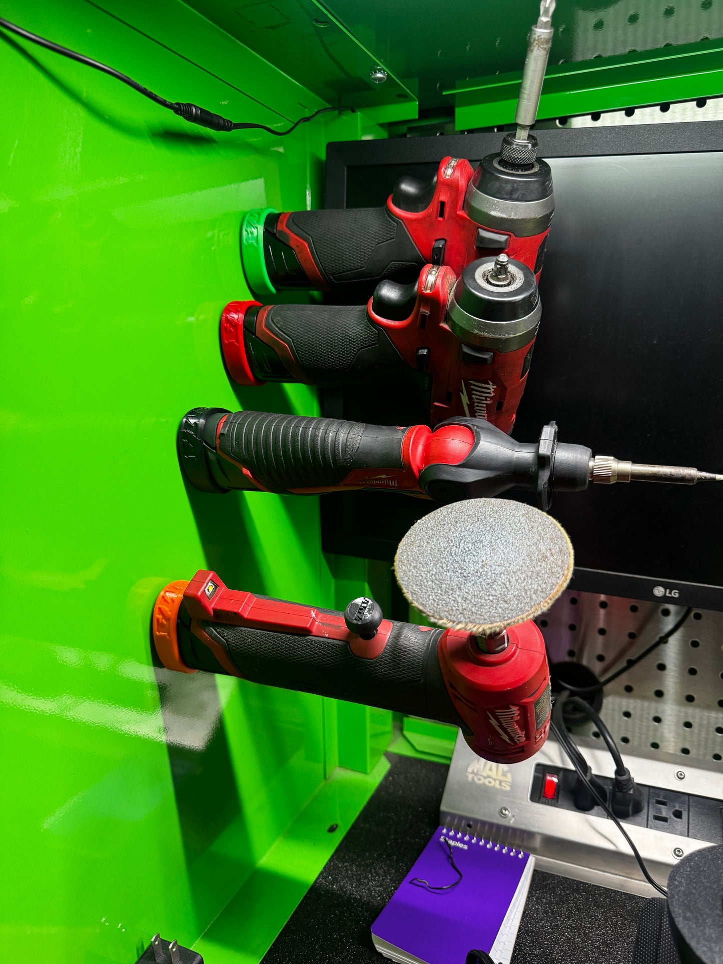 AMA Magnetic Battery Boot M12 Triangular