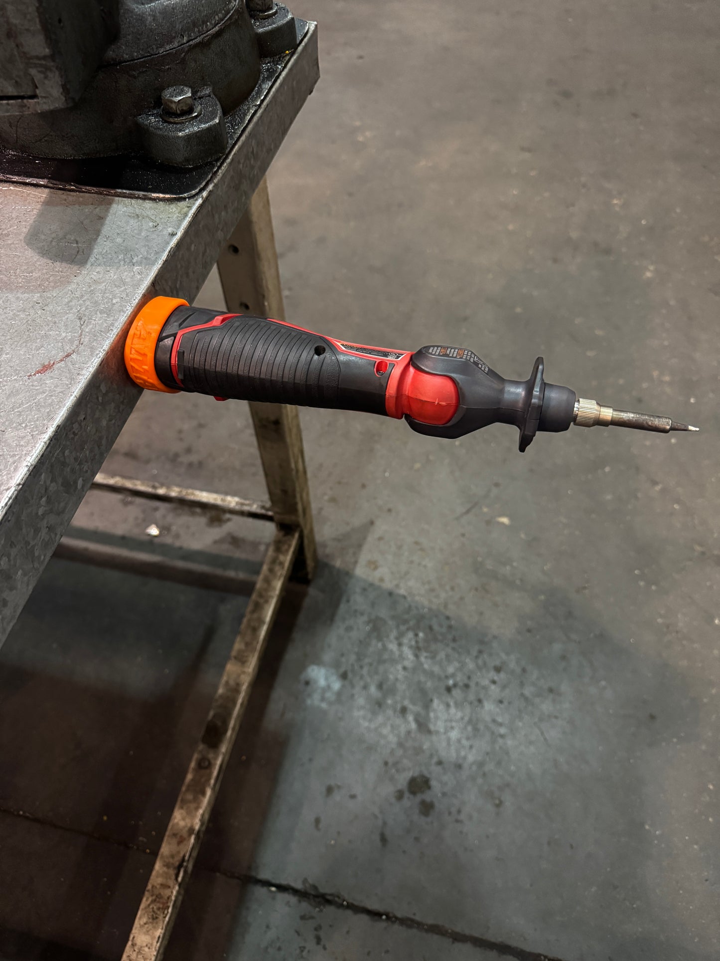 AMA Magnetic Battery Boot M12 Triangular